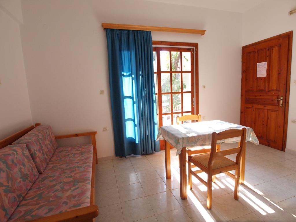 Irini Apartments Platanés الغرفة الصورة